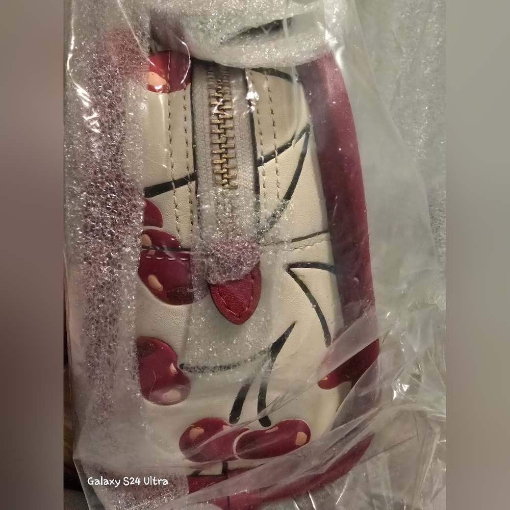 Coach Leather Swing Zip Bag With Cherry Print NWT - Picture 14 of 16